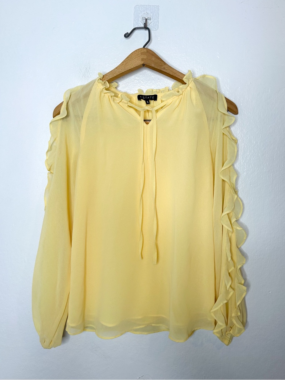1 STATE Womens Butter Yellow Ruffle Cold Shoulder Blouse Small S